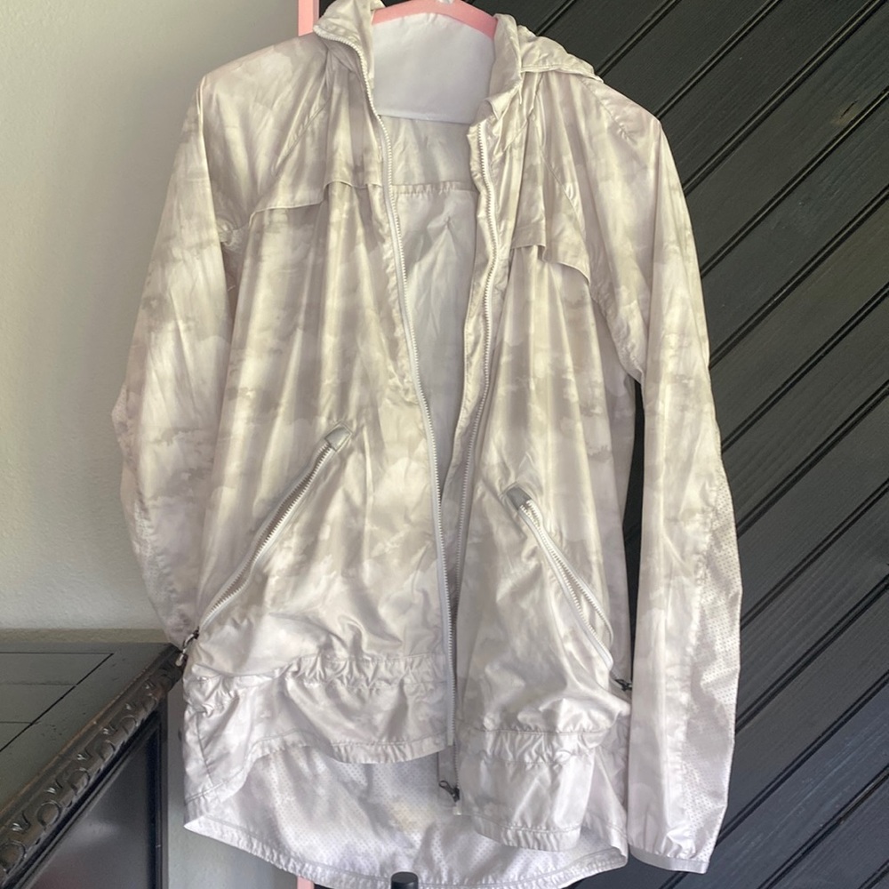 Lululemon windbreaker